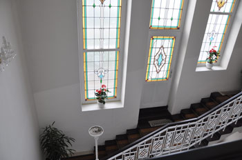 Velké schodiště přímo do vašeho apartmánu